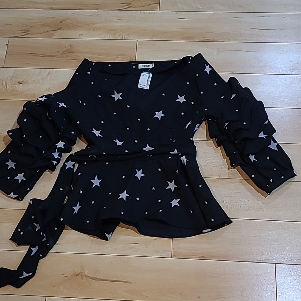 Essue women's size small shirt